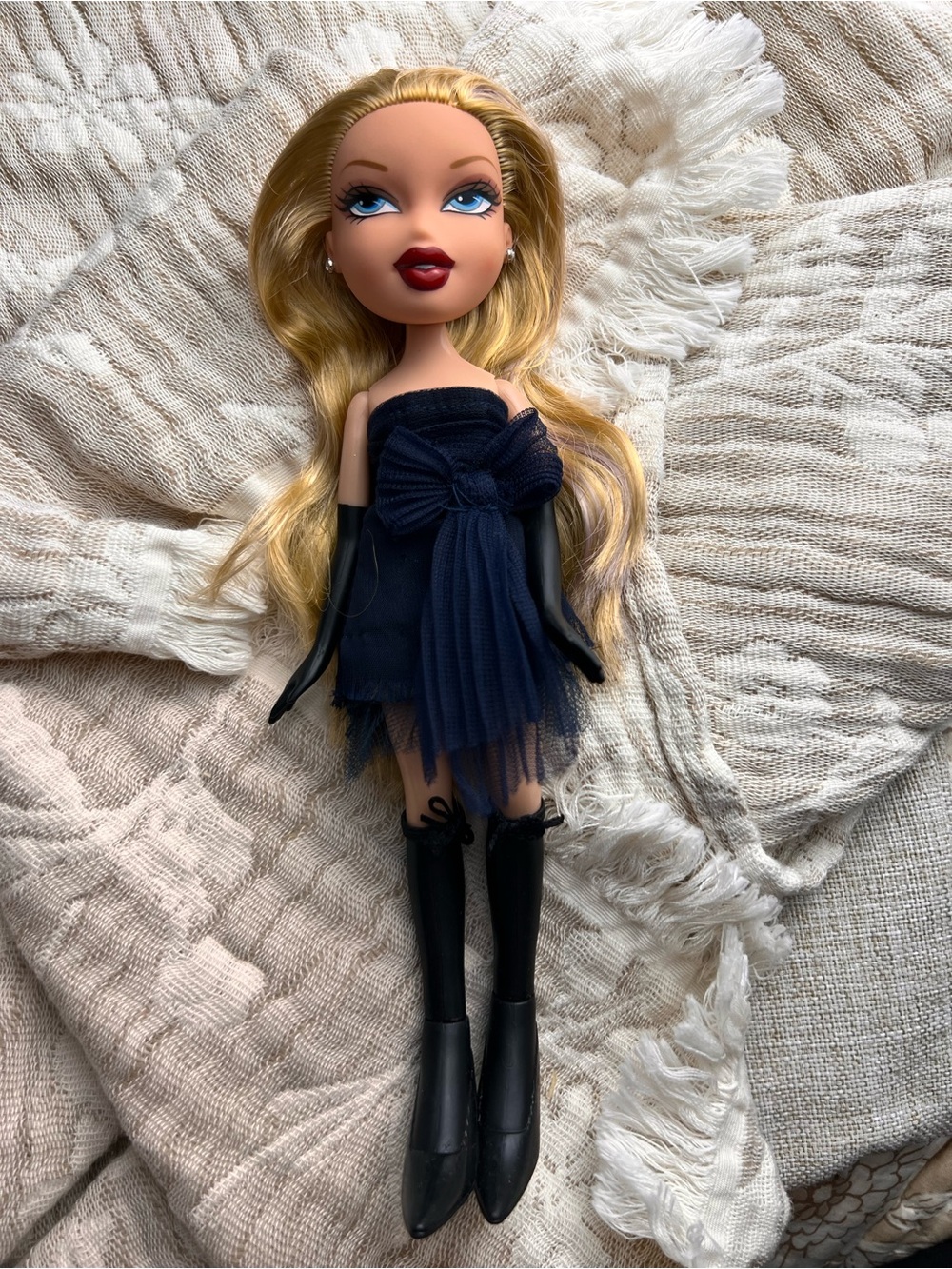 BRATZ Vintage 2001 'Ooh La La Paris - Cloe' Collectible Bratz Doll